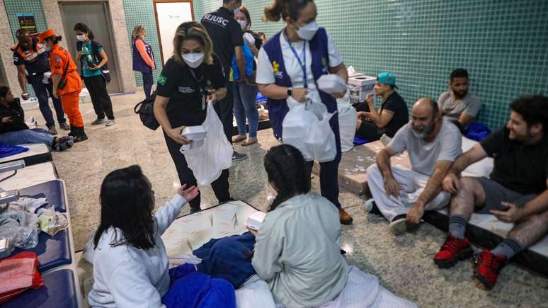 Deportados precisaram passar a noite em Manaus, no aeroporto