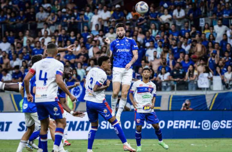 Fotos: Gustavo Aleixo/Cruzeiro - Legenda: Lautaro marcou o gol de empate do Cruzeiro