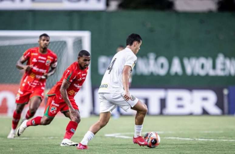 At the debut of Tiquinho, Santos falls on the veil