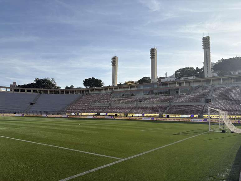 Vista general del estadio del Estadio Pacaembu para el partido entre Sao Paulo y Corinthians por el Campeonato de la Policía.