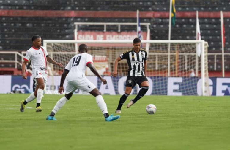 Fioti: Daniela Veiga/Atlético - Legenda: Atlétido e Pouso Alegre fazem jogo com poucas chancesde gol, pela terceirarodada do Mineiro