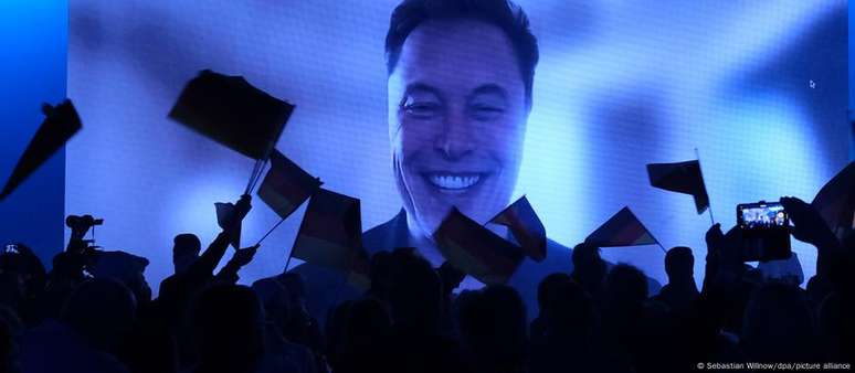 "Eleição na Alemanha pode decidir todo o destino da Europa, talvez o destino do mundo", afirmou Musk em ato da AfD