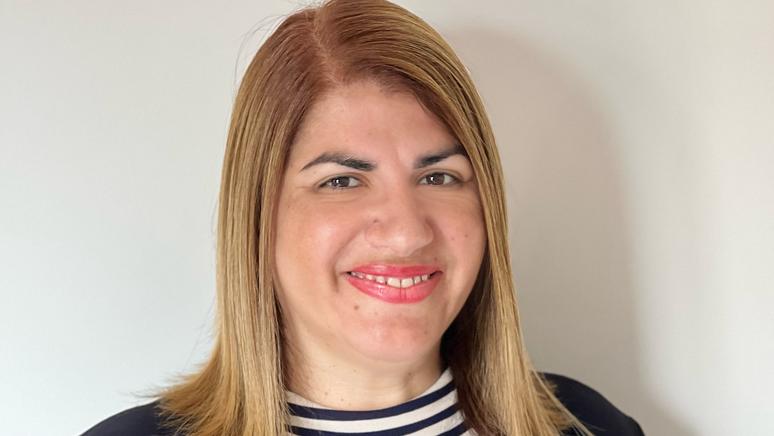 'A proibição [do celular] é uma medida inicial pra gente poder retomar o controle da sala de aula. Ela é um caminho, mas não pode ser um fim', defende educadora