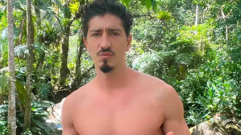 Johnny Massaro publishes a rare photo with his boyfriend: “He still has”
