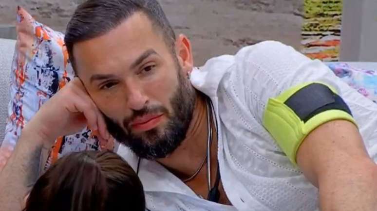 Por que Diego Hypolito teve uma crise no BBB25? Psicólogo explica diagnóstico