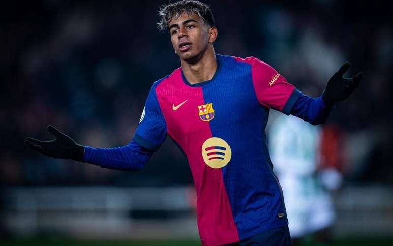 Lamine Yamal pelo Barcelona &ndash;