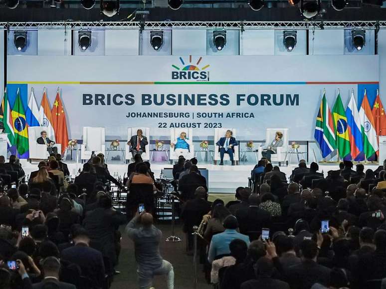 Em 2023, a realização da 15ª Cúpula do Brics, em Joanesburgo, na África do Sul, recolocou o nome do bloco nas manchetes dos principais veículos de comunicação.