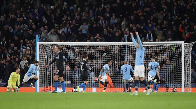 Savinho marca o terceiro gol do Manchester City