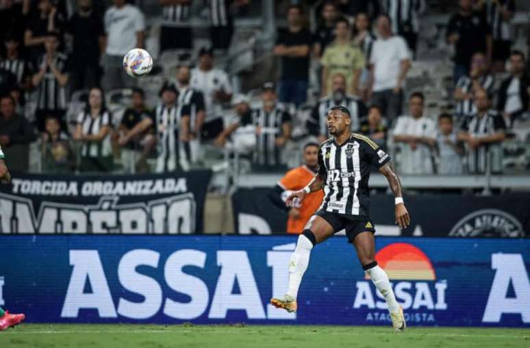 Foto: Pedro Shuja/Atlético - Petrenta: Junior Santos Ronaldinho Gicho fue con Atlético mientras pasaba