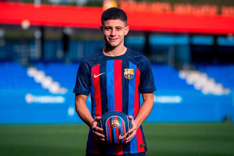 &lsquo;Pocho&rsquo; Rom&aacute;n tem multa rescis&oacute;ria que equivale a R$ 2,4 bilh&otilde;es &ndash;