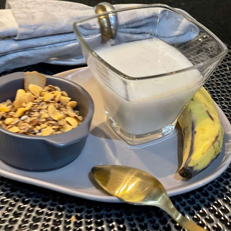 Coconut yogurt without milk: easy, healthy and without waiting