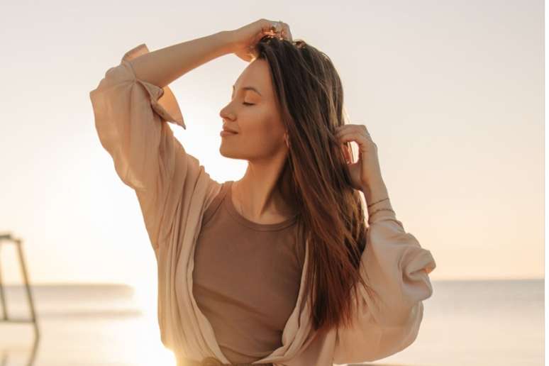 Algo de cuidado ayuda a evitar que el cabello caiga en el verano