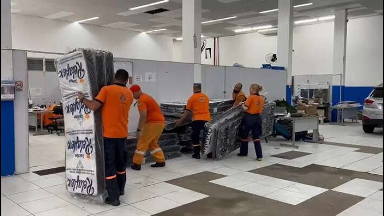 Defesa Civil e Fundo Social de São Paulo enviam cestas básicas, kits de higiene, colchões e outros itens para Guarujá, Cajamar, Poá e zona leste da capital.