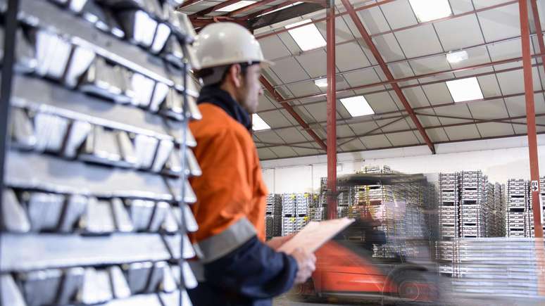 Trump imp&ocirc;s tarifas tempor&aacute;rias de 25% sobre o a&ccedil;o mexicano e 10% sobre o alum&iacute;nio durante seu primeiro mandato