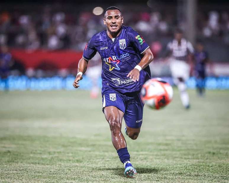 Den&iacute;lson &eacute; o destaque do Maric&aacute;, sensa&ccedil;&atilde;o do Carioca de 2025 &ndash;