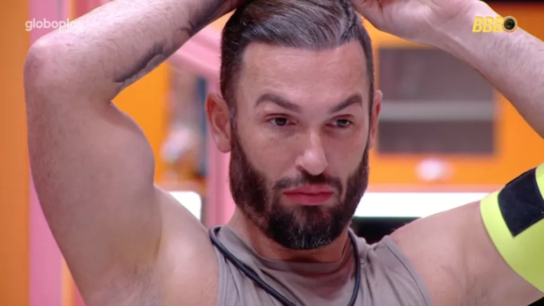 BBB 25: Diego acusa Gabriel de hostiliz&aacute;-lo: 'N&atilde;o d&aacute; nem para cumprimentar'