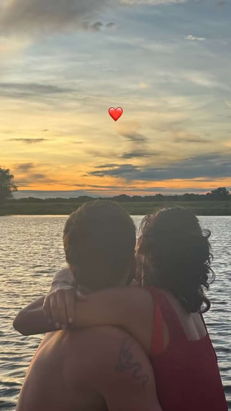 O influenciador Juliano Floss postou o momento fofo entre o casal