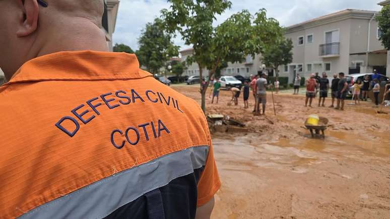 Barranco desliza em Cotia