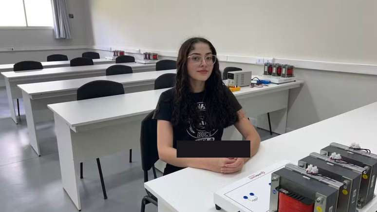 Isadora é a única aluna em seu curso
