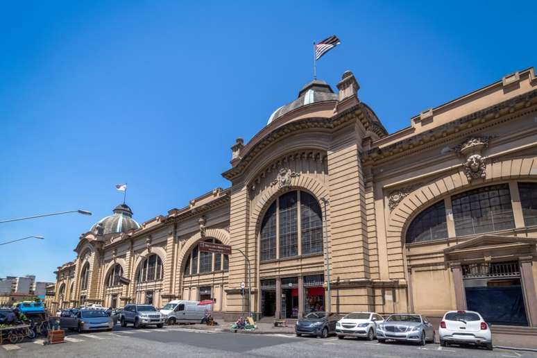 No Mercado Municipal é possível provar o famoso sanduíche com mortadela 