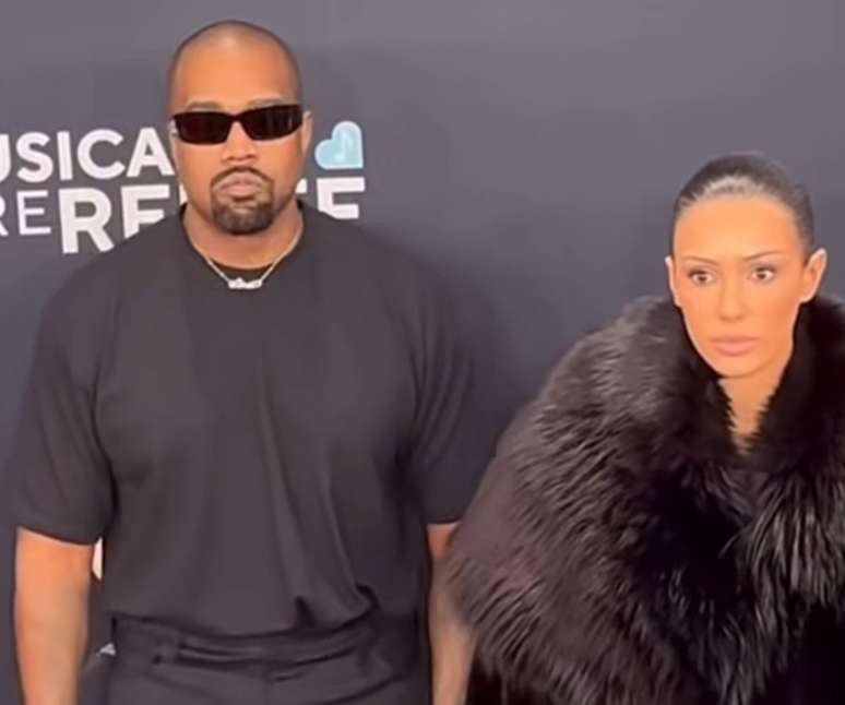 Conheça Bianca Censori, mulher de Kanye West que foi sem roupa ao Grammy