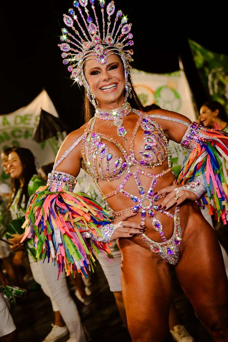 Viviane Araújo é rainha de bateria Acadêmicos do Salgueiro