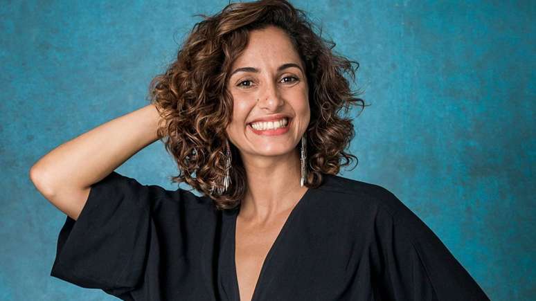 Camila Pitanga comemora possibilidades de folga ao trabalhar em Beleza Fatal
