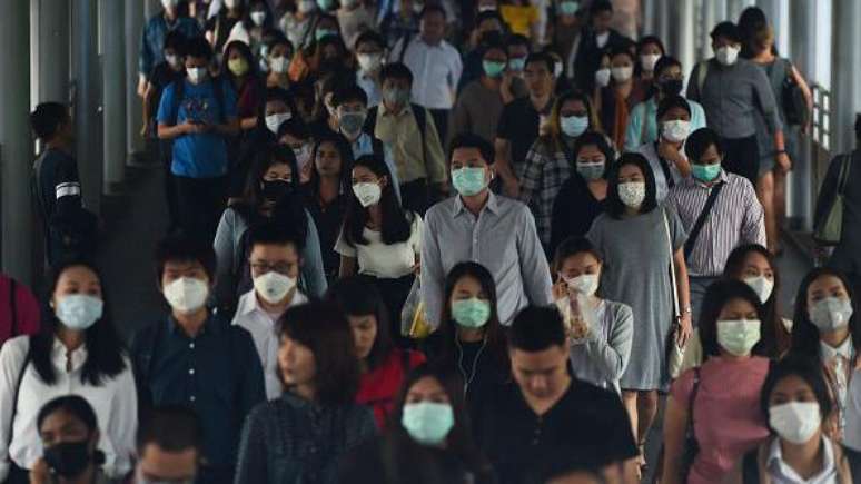 Em janeiro de 2020, a Tailândia confirmou os primeiros casos da nova infecção viral fora da China. A doença só seria batizada de covid-19 pela OMS em 11 de fevereiro.