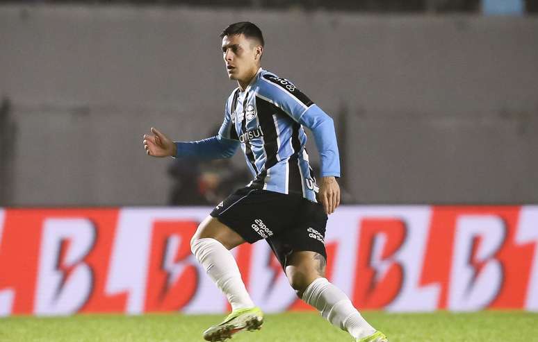 Atacante do Grêmio recebe sondagem de time argentino 