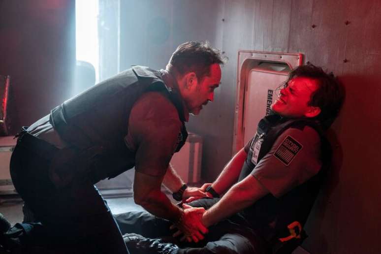 O elenco parece sem vontade de estar no set de filmagem