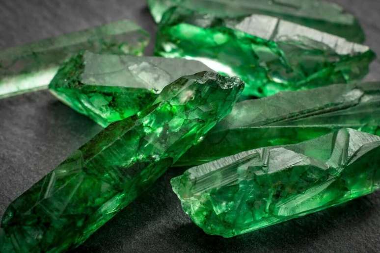 A pedra esmeralda atrai prosperidade ao signo de Touro 