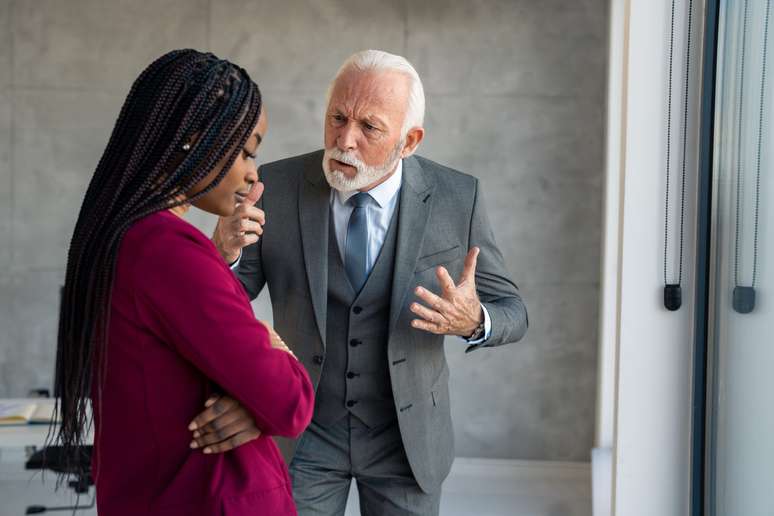 O assédio moral no ambiente de trabalho passou a ser reconhecido e abordado de maneira mais consciente e sistemática recentemente