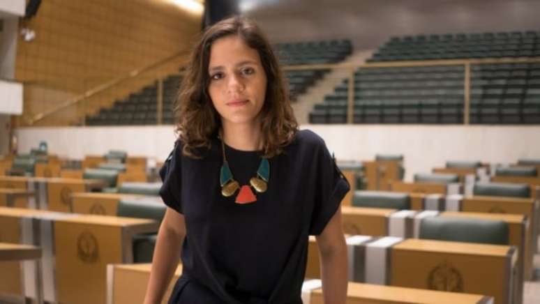 Marina Helou entrou com representação no MP para que as escolas tenham espaço de armazenamento para os celulares