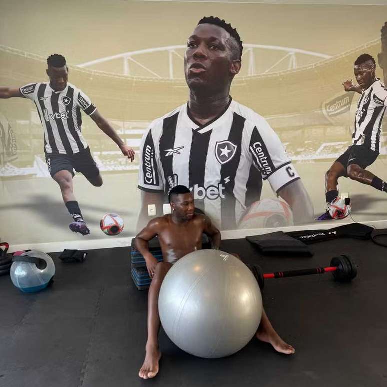 Patrick de Paula nos treinamentos em sua academia &ndash;