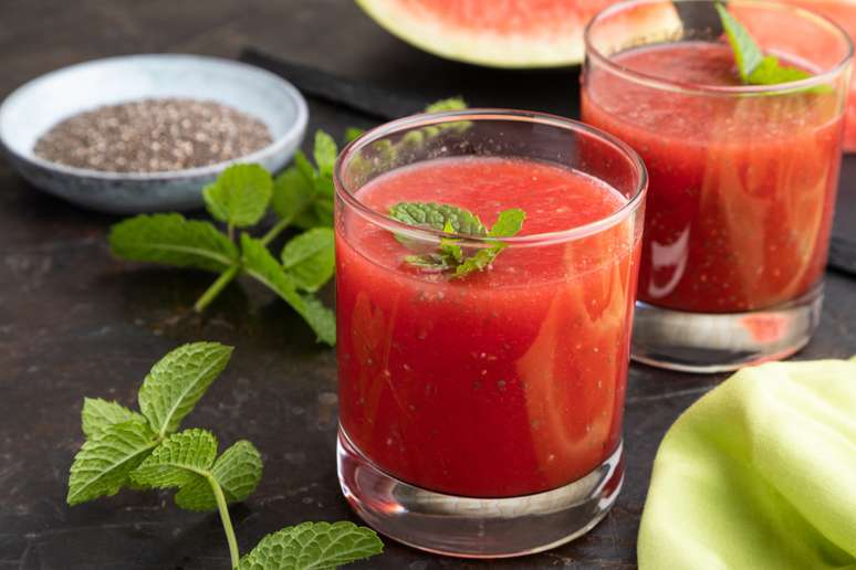 Suco de melancia, hortelã e chia 