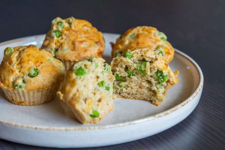 Bolinho de aveia com ervilha e grão-de-bico