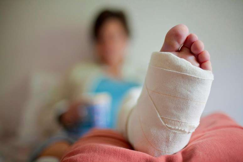 Who has already suffered a fracture, know that bone tissue is another example Who has already suffered a fracture, know that bone tissue is another example