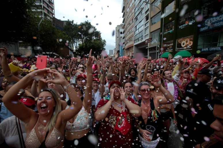 O bloco acadêmico de Baixo Augusta, em Rua da Consolação, em Carnival 2024.