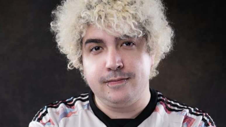 Suikou Soushi &eacute; fundador da Soushi Club, que est&aacute; desenvolvendo o game Cosmo Guild