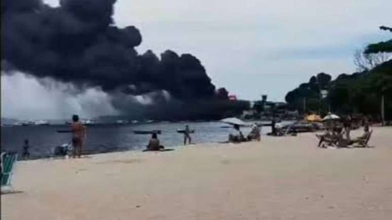 El fuego en la fábrica de petróleo en Río de Janeiro duró más de 6 horas; Controlar
