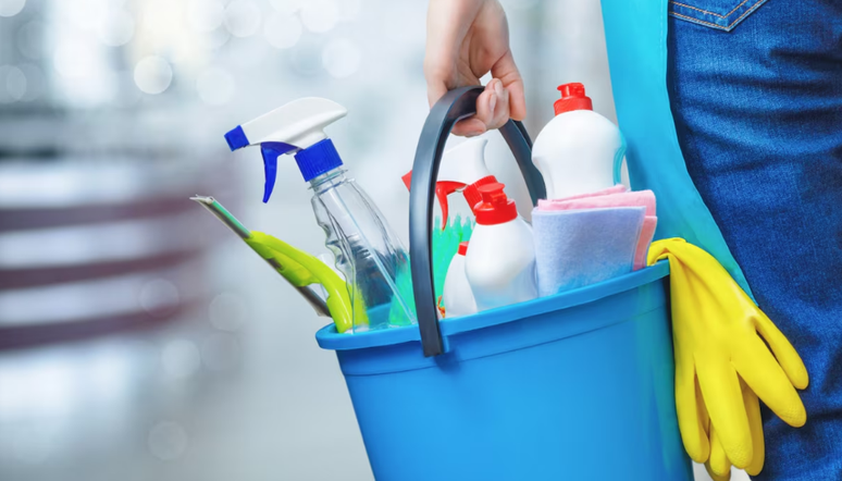 Mistura de produtos de limpeza pode gerar compostos tóxicos como a cloramina (NH2Cl) 