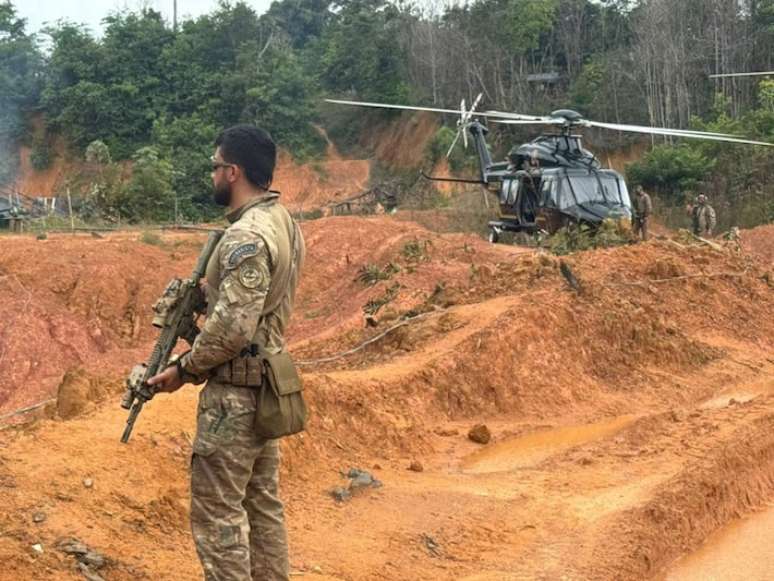 Operação contra o garimpo ilegal em Maués, no Amazonas