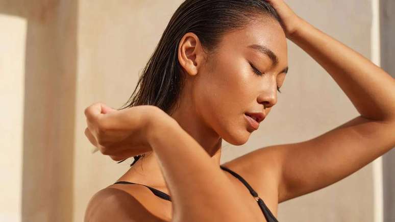 Aprenda a fazer o efeito de pele bronzeada com maquiagem