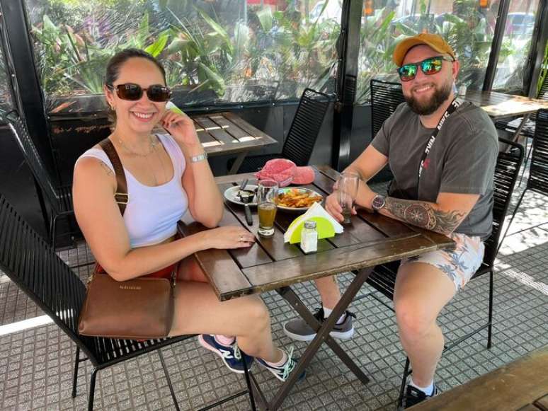 Sabrina Rosário e Bruno Pontes, turistas brasileiros em Buenos Aires em janeiro de 2025.
