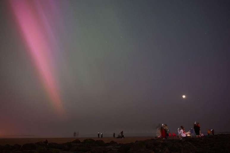 Aurora boreal ocorre graças ao campo magnético da Terra