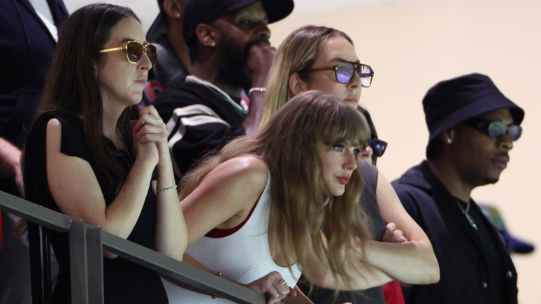 Taylor Swift Assist y Super Bull