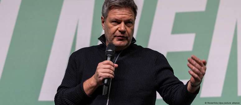 Robert Habeck, do Partido Verde, nega que tenha plagiado outros autores em sua tese