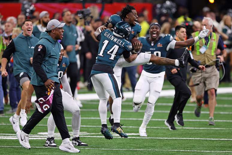 Super Bowl: Eagles se vingam dos Chiefs, dominam Mahomes e frustam sonho de tri da NFL