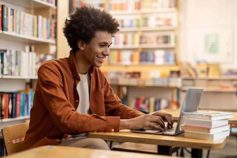 É importante retomar os estudos com organização e disciplina
