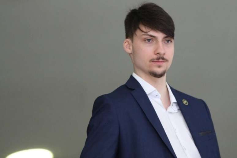 Jair Renan Bolsonaro (PL), filho do ex-presidente Jair Bolsonaro (PL), foi eleito ao primeiro mandato público em 2024, com 26 anos.